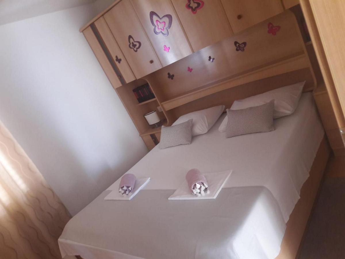 Apartman Kristina Трогир Екстериор снимка